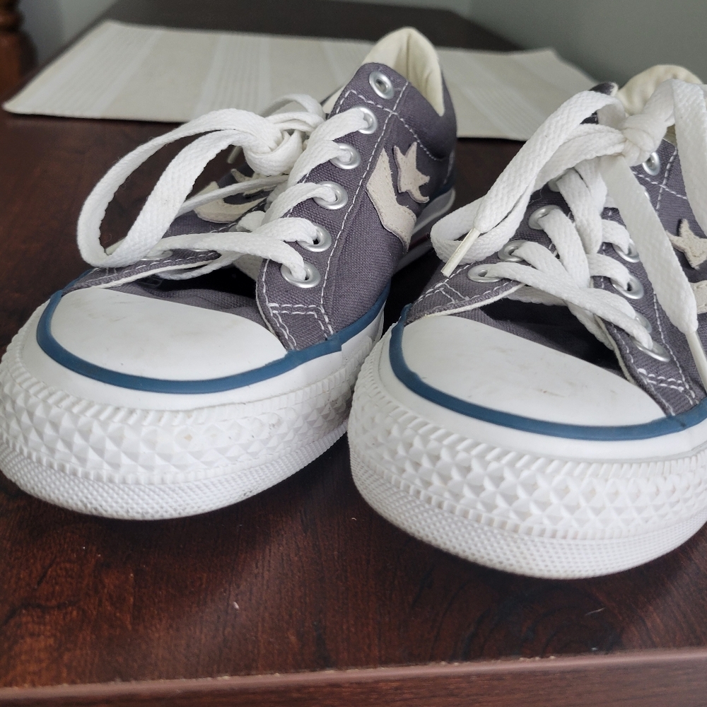 Converse Womens 7, Mens 5 Gray white all stars - Picture 3 of 6